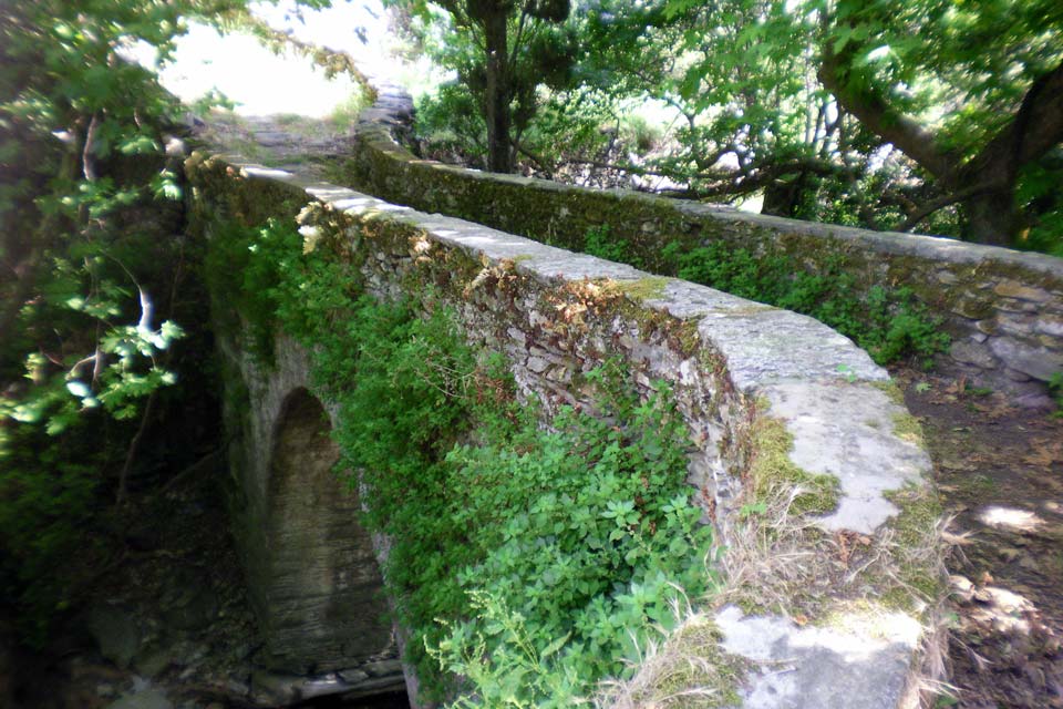 Stone-Bridge-at-Apoikia